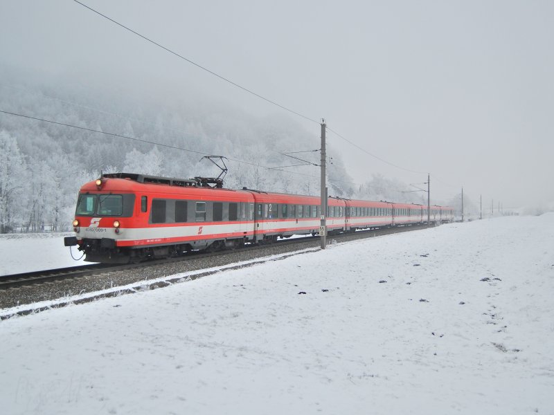 IC 500 wurde am 22.12.2007 mit dem
Triebzug 4010 009 gefahren. Auf dem Bild 
befindet sich der Zug in der Nhe von Micheldorf.