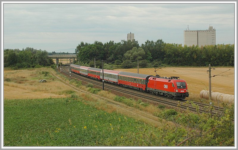 IC 532  KELAG Energie Express  von Villach nach Wien am 3.8.2006 wegen Bauarbeiten in Hetzendorf umgeleitet ber die Pottendorfer Linie kurz vor Wampersdorf.