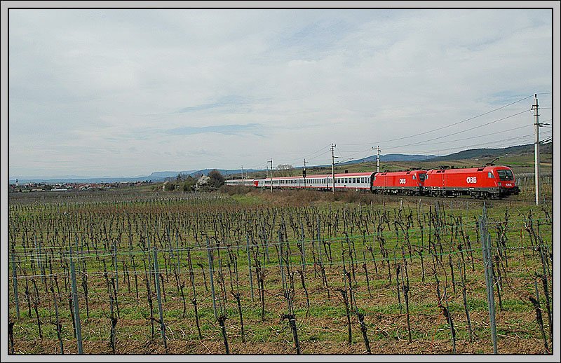 IC 532  KELAG Energie Express  von Villach nach Wien am 18.3.2007 aufgenommen auf der Hhe des  Busserltunnels  zwischen Pfafsttten und Gumpoldskirchen.