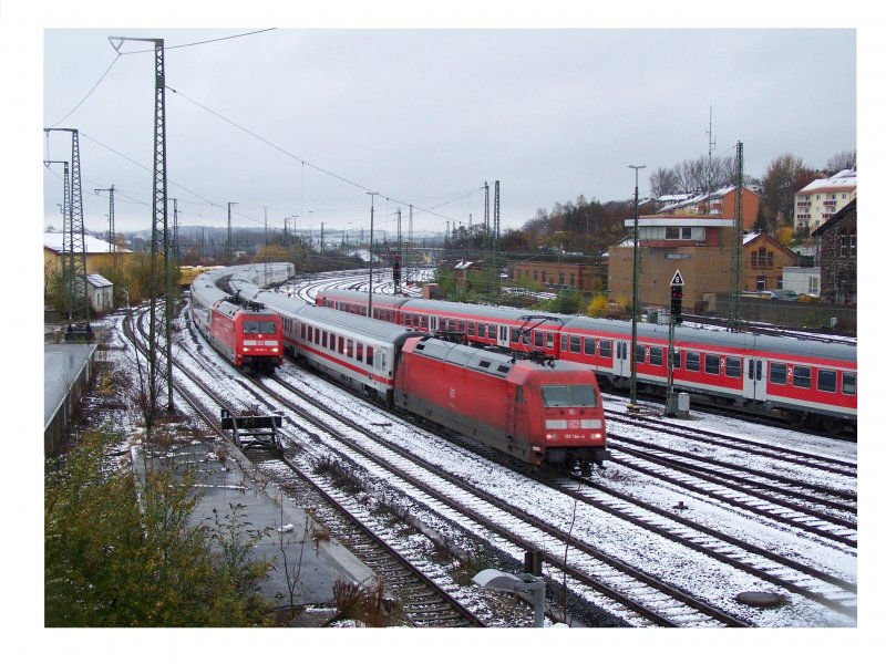 IC Begegnung im Bahnhof Aalen. Links: 101 051 mit einem IC von Nrnberg Hbf nach Karlsruhe Hbf. Rechts: 101 144 mit einem IC von Karlsruhe Hbf nach Nrnberg Hbf.