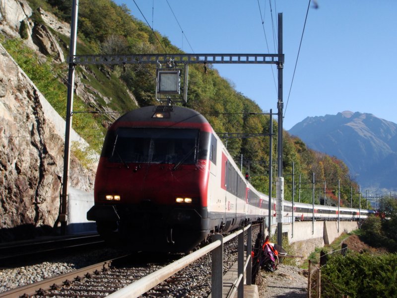 IC Brig-Romanshorn unterhalb Lalden am 16.10.2007