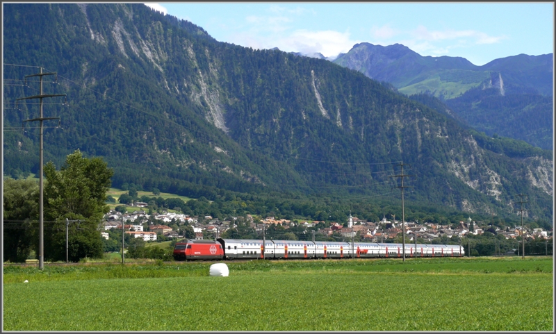IC Dosto unterwegs bei Zizers zwischen Landquart und Chur.(08.07.2009)