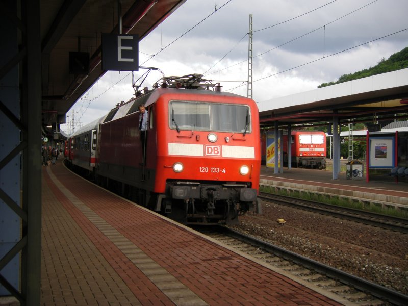 IC nach Frankfurt Sd gegen 17.51 Uhr in Eisenach. 