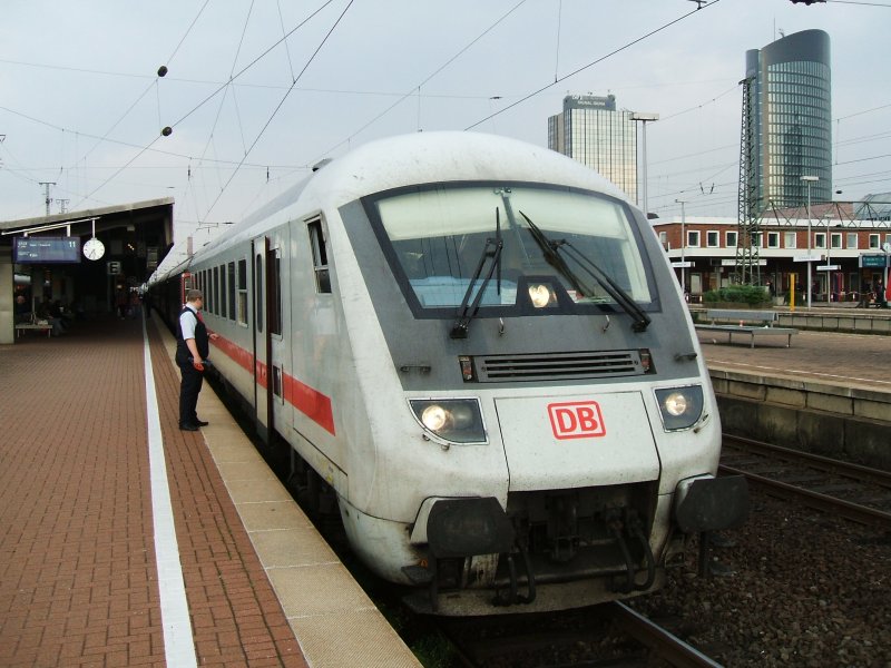 IC - Steuerwagen mit FL voraus des IC 2140 nach Kln ,
Dank an den TF. in Dortmund Hbf.(01.09.2007)