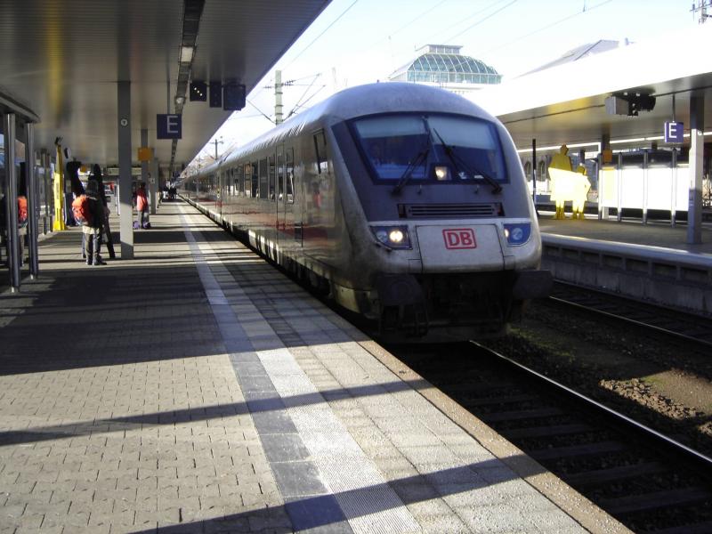 ICSteuerwagen vor IC 119 (DortmundInnsbruck) am 4.1.05 in Mannheim