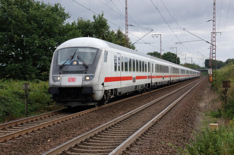 IC Steuerwagen voraus (mit Schublok 101 107-1) in Recklinghausen am Bahnbergang Brster Weg am 09.09.2007.