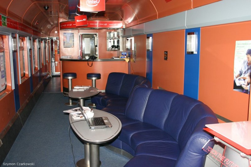 IC Wagen Asdmnu (Innenraum) als  Internet Wagen  in Ex Beskidy, Bielsko-Biala Glowna am 06.02.2007