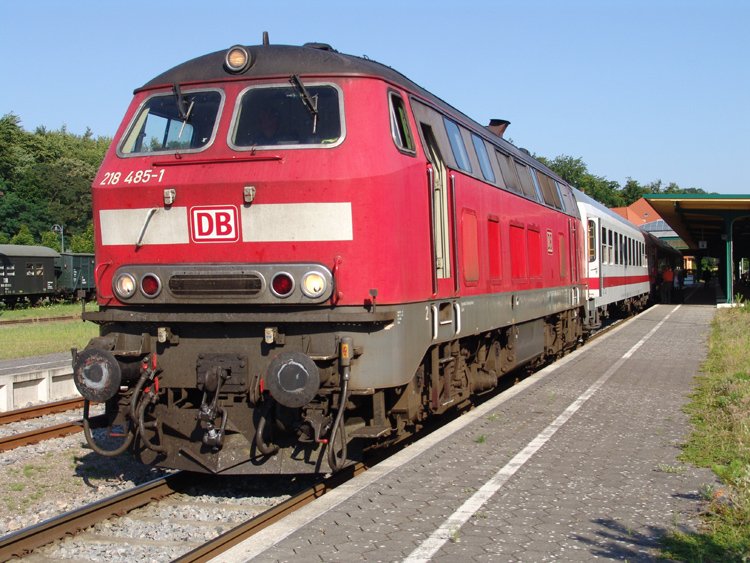 IC1915 von Seebad Heringsdorf nach Kln Hbf.kurz vor der Abfahrt im Bahnhof Seebad Heringsdorf.Aufgenommen am 26.07.08