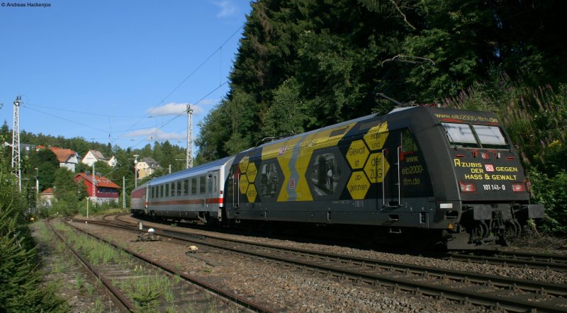 IC2371 (Hamburg Altona-Konstanz) mit Schublok 101 141-0  Bahnazubis gegen Hass und Gewalt  am ehmaligen BF Sommerau 5.8.08