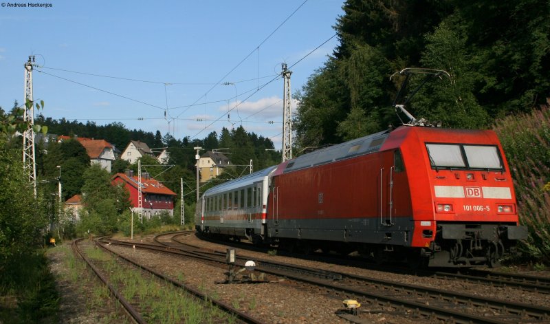 IC2371(Hamburg Altona-Konstanz) mit Schublok 101 006-5 am ehmaligen Bahnhof Sommerau 6.8.08