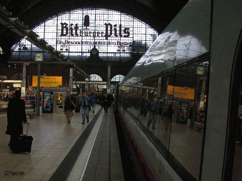 ICE 1 in Frankfurt (Main) Hbf. Mrz 2002.
