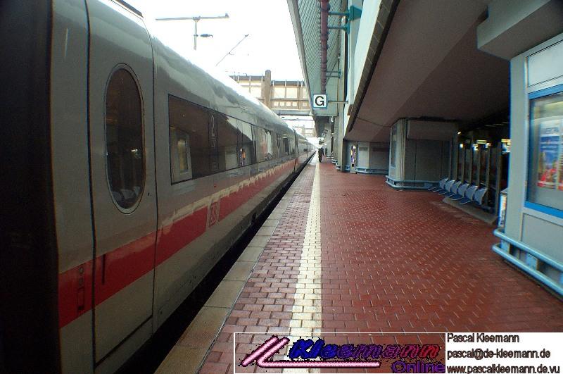 ICE 1 Richtung Berlin-Ostbahnhof, abfahrbereit am 08. 02. 2003