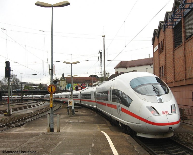 ICE 105/505 nach Basel/SBB gebildet aus 406 052-1 (NS) und einem DB 406 bei der Abfahrt Offenburg 20.3.08