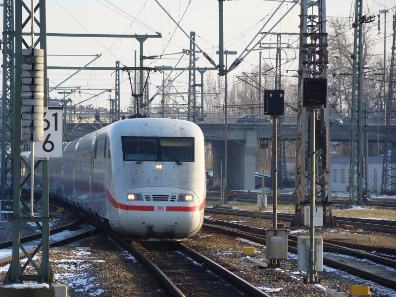 ICE 1090  Sprinter  am 18.11.2007 bei der Einfahrt Augsburg Hauptbahnhof.