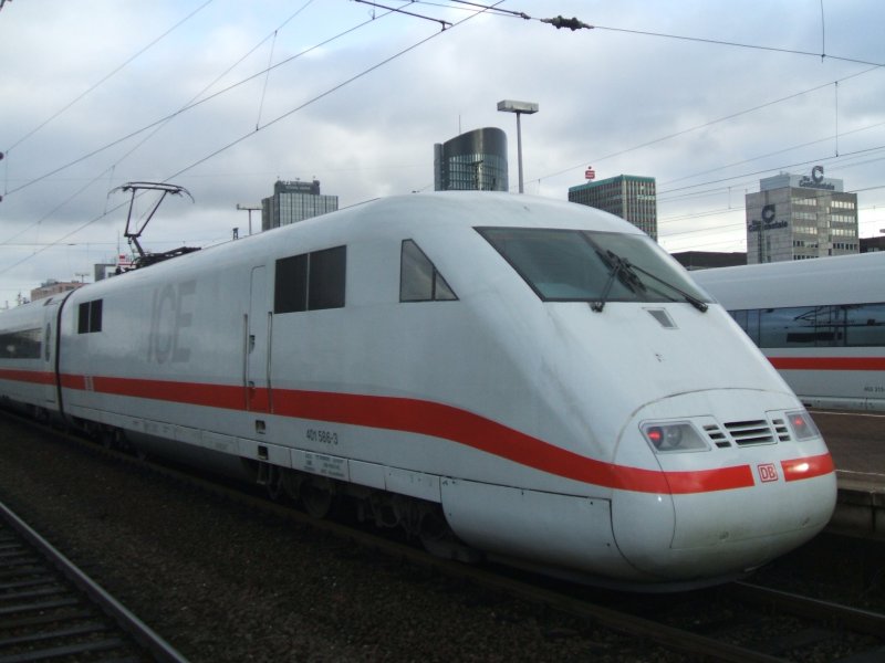 ICE 1,als ICE 1026 , Nrnberg - Kiel ,im Schub der TK 401 566-3 in Dortmund Hbf.(05.01.2008)