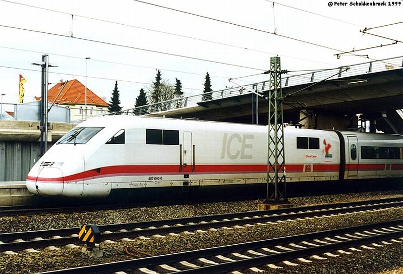 ICE-2 402 040 am 24.3.99 in Hannover Messe Laatzen