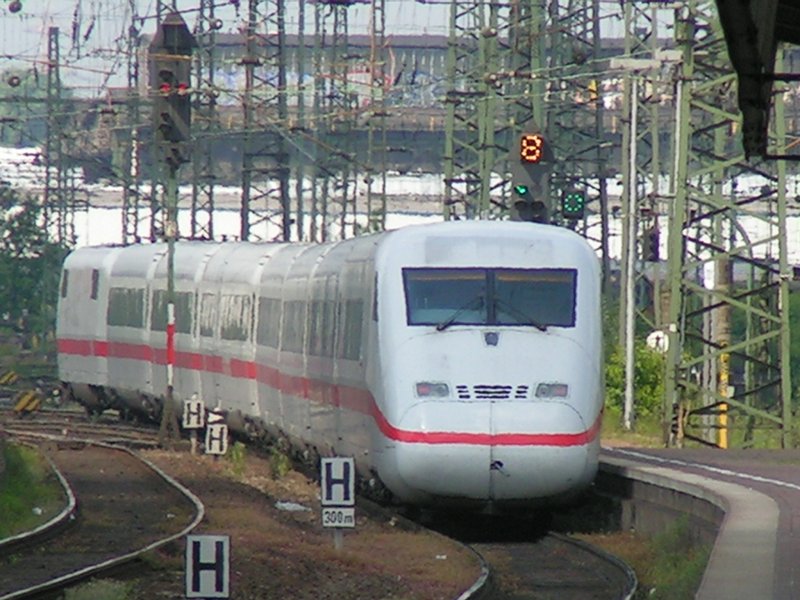 ICE 2 am 20.05.2004 in Dortmund Hbf.