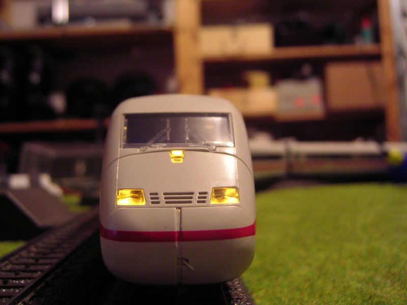 ICE 2 meiner Anlage 
Bitte beachten Sie auch die Kupplung mit den Details