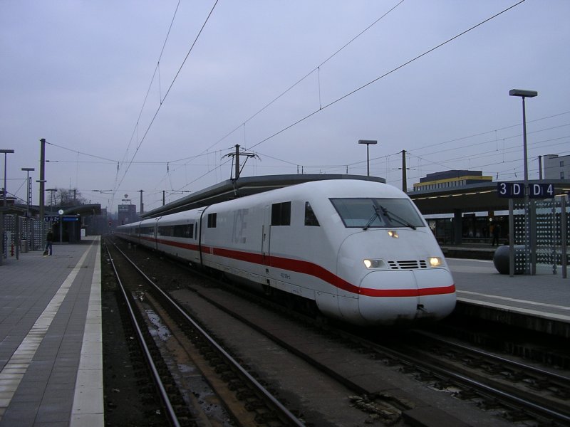 ICE 2  Riesa  mit TK 402 009-5 , von Berlin Ostbhf. nach Kln Bonn/Flughafen in Bochum Hbf.(28.01.2008)