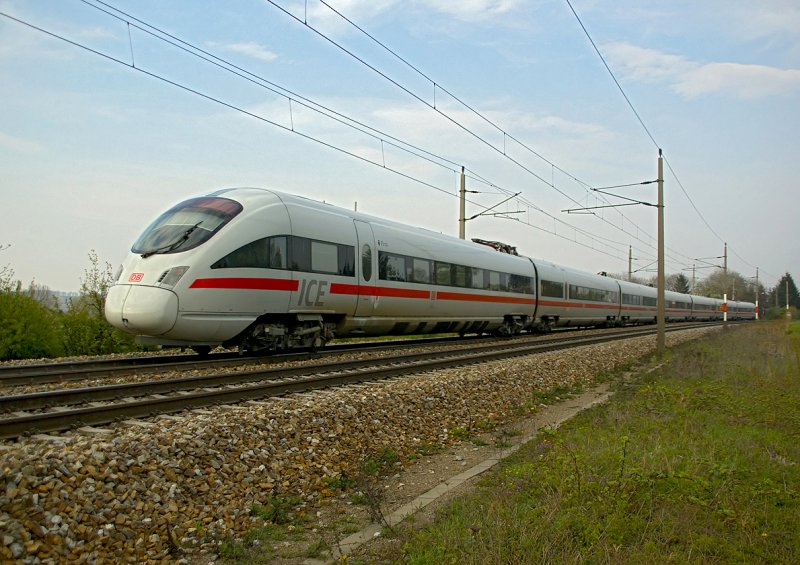 ICE 20 von Wien Westbahnhof nach Frankfurt am Main, getauft auf den Namen  Pirna . Das Foto entstand kurz nach Neulengbach in Niederoesterreich am 18.04.2008.