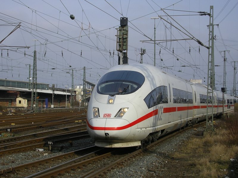 ICE 3  Bad Hersfeld , Endwagen 403 051-6 mit FL ,verl�sst Dortmund Hbf.nach M�nchen.Ein Dankesch�n an den Lokf�hrer.(15.03.2009)