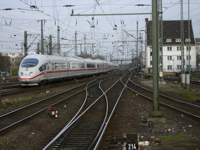 ICE 3 Doppel , 2.Teil  Herford  gereinigt vom BBW Dortmund ,
auf dem Weg zur Bereitstellung DO Hbf.,Gleis 16 nach Mnchen Hbf.
(15.03.2008)