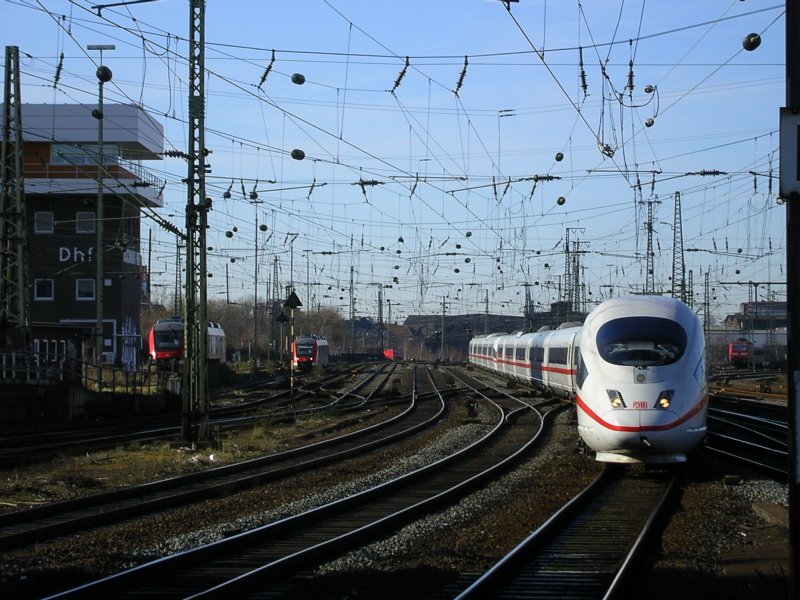 ICE 3 Doppel  Ingolstadt  und  Stuttgart  aus Mnchen bei der
Einfahrt in Dortmund Hbf.,Zielbahnhof.(17.02.2008) 