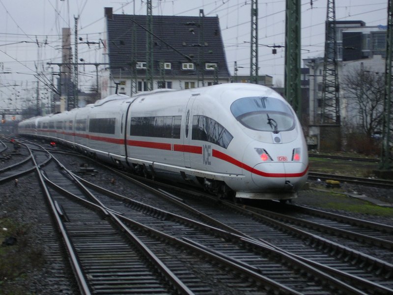 ICE 3 Doppeltraktion als ICE 612 aus Mnchen Hbf.,bei der 
Ausfahrt aus dem Dortmunder Hbf. in in Richtung Betriebsbahnhof
EDO.(06.02.2008)