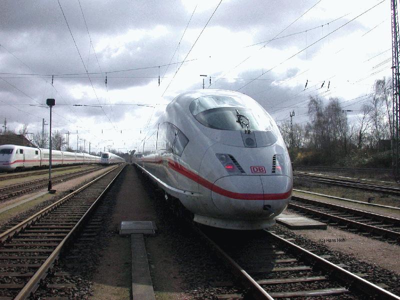 ICE 3 in Hamburg-Eidelstedt. 22.03.02