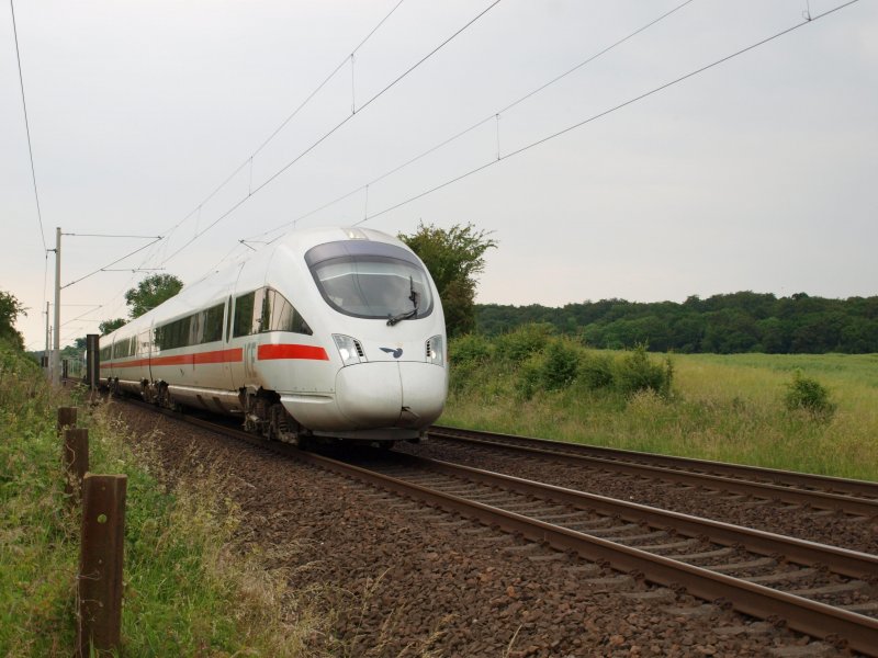 ICE 35 ist am 14.06.09 bei Reinfeld (Holst.) auf dem Weg nach Kopenhagen.