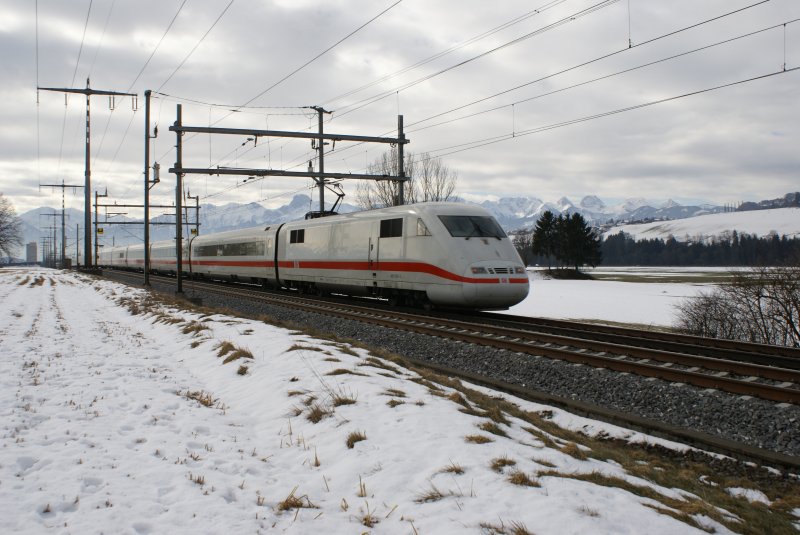 ICE 375 am 20.2.09 auf dem Weg von Wichtrach Richtung Mnsingen.
