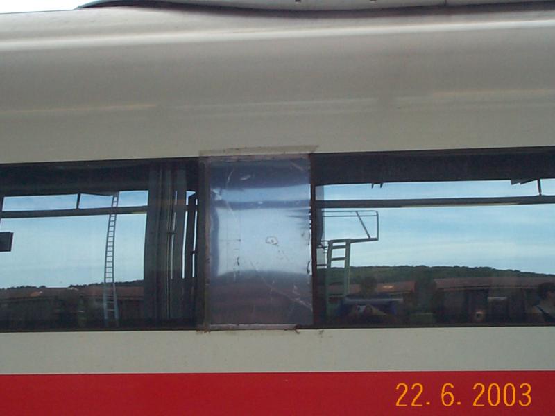 ICE 406-007-5  Hannover  mit Glasschaden in Montabaur auf Gleis4