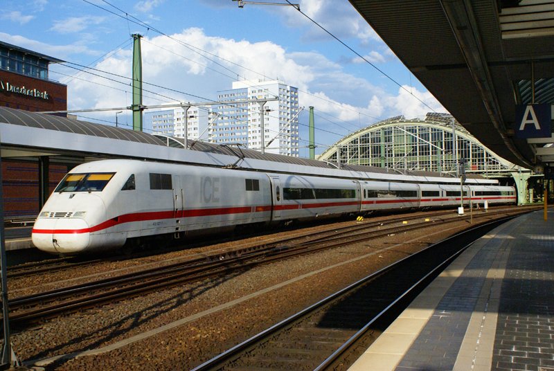 ICE 542/552 nach K�ln Hbf/Bonn Hbf im Berliner Ostbahnhof