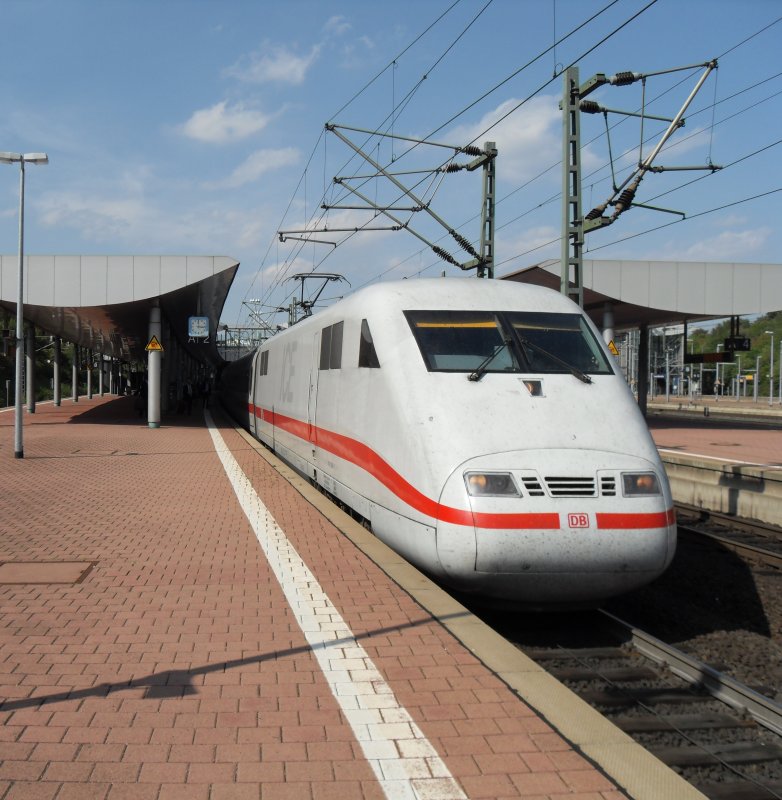 ICE 589 mit ICE 539 nach Mnchen ber Fulda , Wrzburg und Augsburg,hatte 20 Min versptung.