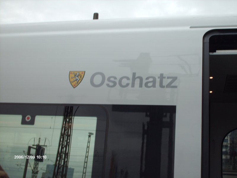 ICE Oschatz in Leipzig Hbf am 09.12.2006.
