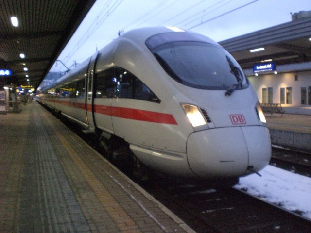 ICE  Paderborn  scheint gerne nach sterreich zu kommen, allerdings fuhr er diesmal nicht den Innersterreichischen ICE Bregenz-Wien sondern den ICE 108 Innsbruck-Berlin(-Hamburg Altona). Innsbruck, 31.1.2009