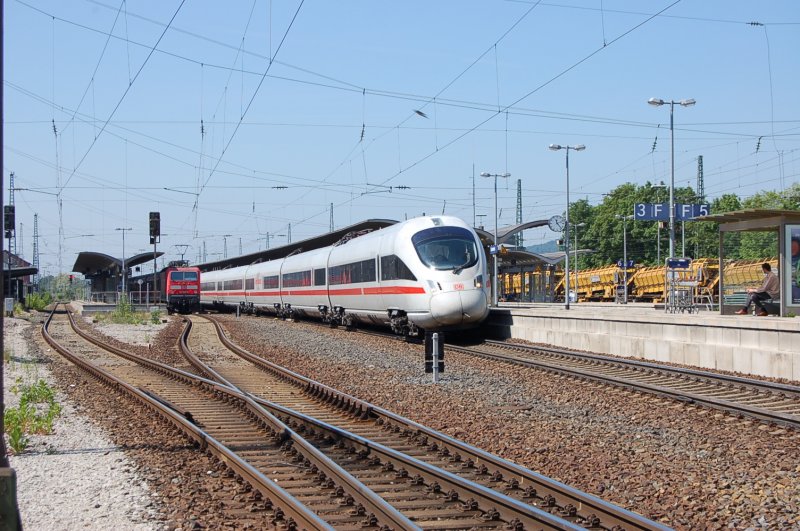 ICE-T bei der Durchfahrt Gleis 3 von Bamberg kommend im Bahnhof Lichtenfels 19.05.2007