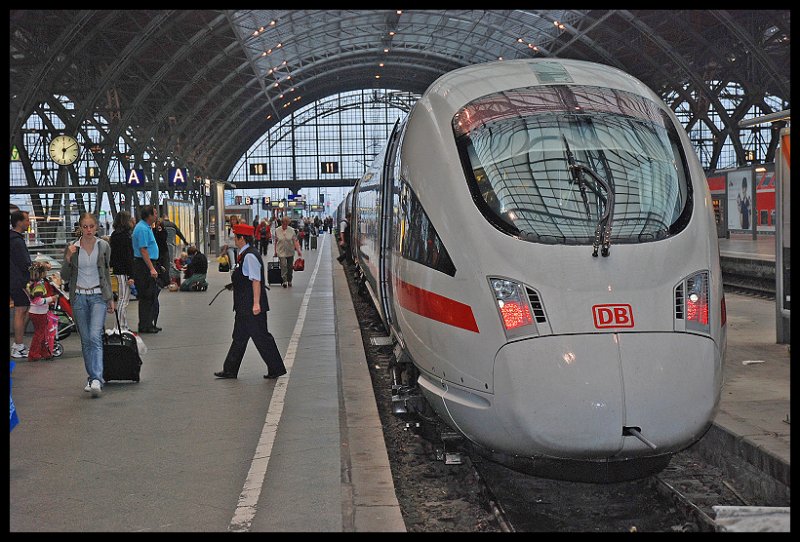 ICE T Mit ICE 1515 Steht Auf Gleis 11 Im Bahnhof Leipzig-Hbf.kommend Von Hamburg-Altona Ziel Mnchen-Hbf ber Naumburg(Saale)Hbf,Nrnberg-Hbf 11.08.07