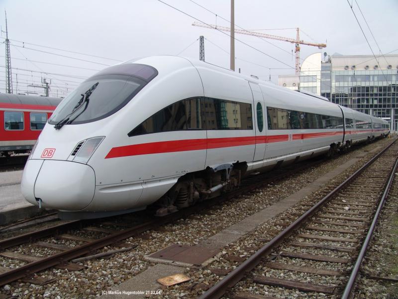ICE-TD 605 war am 21.02.04 im Gleis 7 in Mnchen Hbf abgestellt