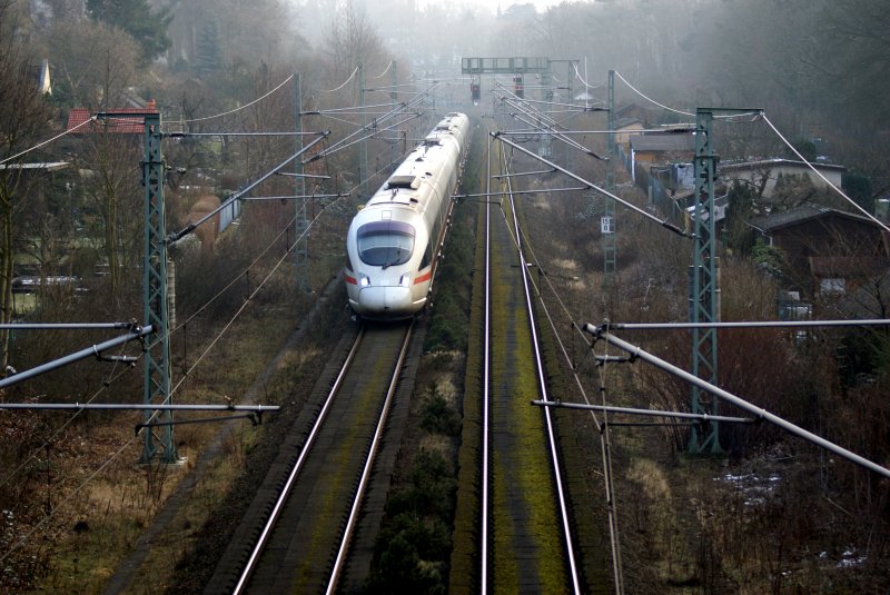 ICE TD auf dem Weg nach Kopenhagen Aufgenommen von der Olympischen Br�cke (Berlin) 28.01.2009