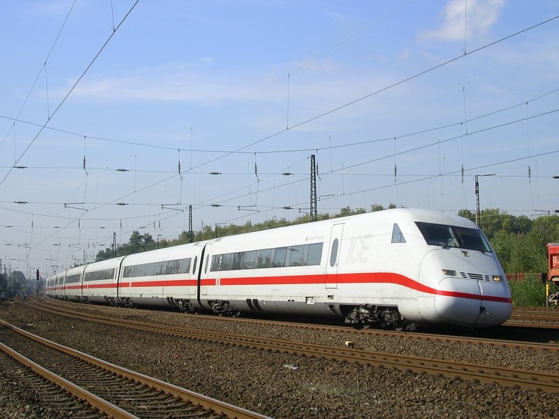ICE2  Cottbus  von Kln/Bonn Flughafen nach Berlin Ostbahnhof.
(26.09.2008)