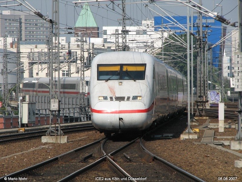 ICE2 Doppeltraktion aus Kln und Dsseldorf.