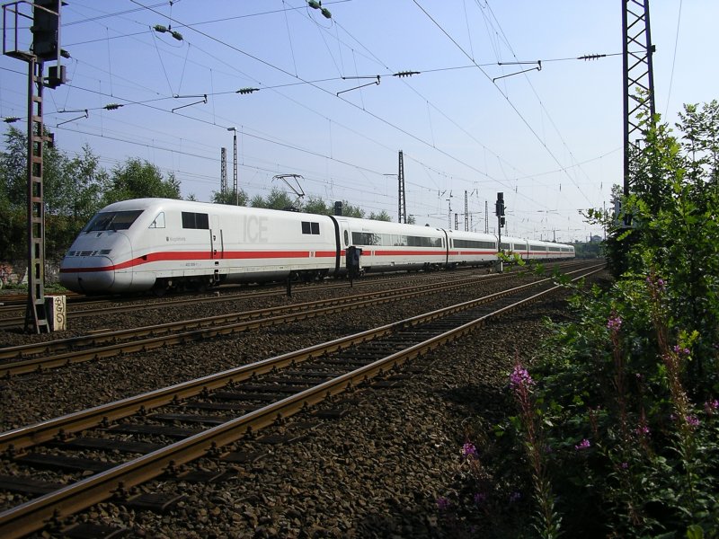 ICE2  Magdeburg  mit TK 402 006-1 als ICE 642 von Berlin Ostbahnhof nach Dsseldorf Hbf.(30.07.2008)