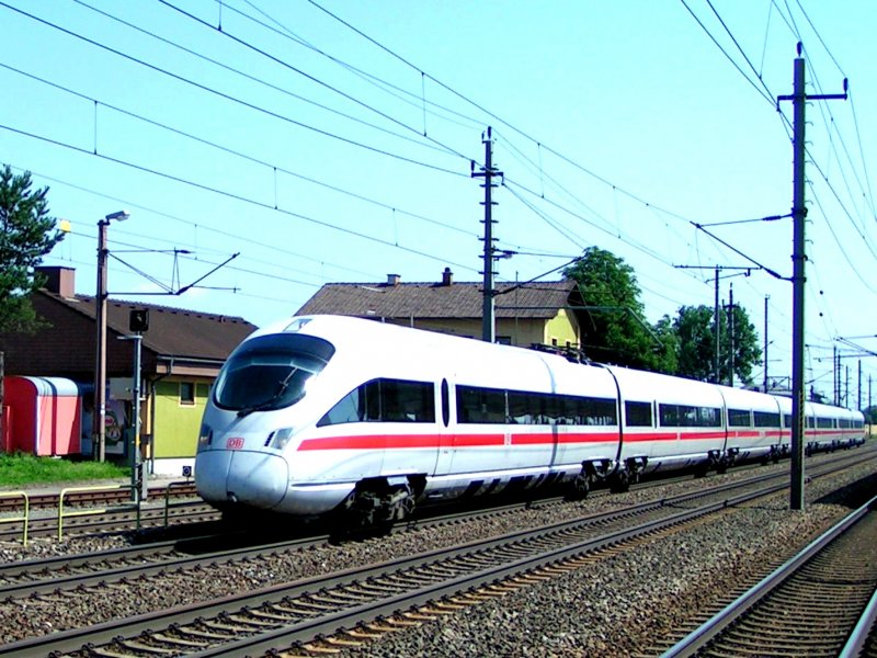 ICE28 rauscht bei Marchtrenk seinem Ziel entgegen; 090525