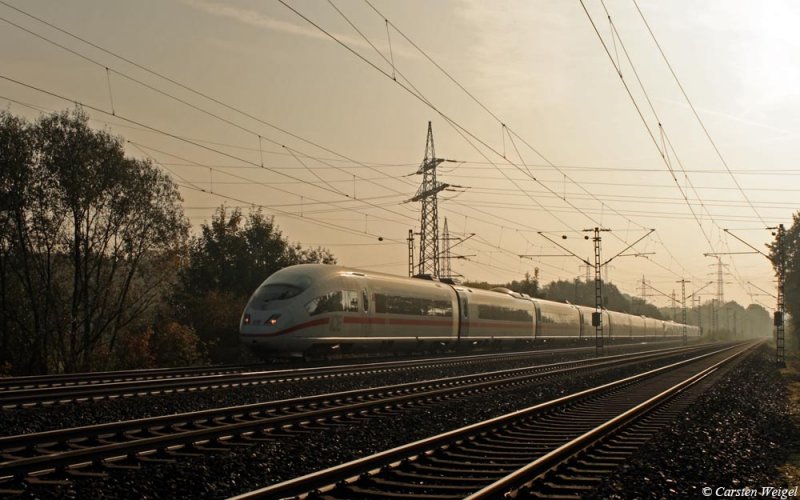 ICE3 im Doppelpack zwischen Kln und Dsseldorf bei Leverkusen(11.10.2008)