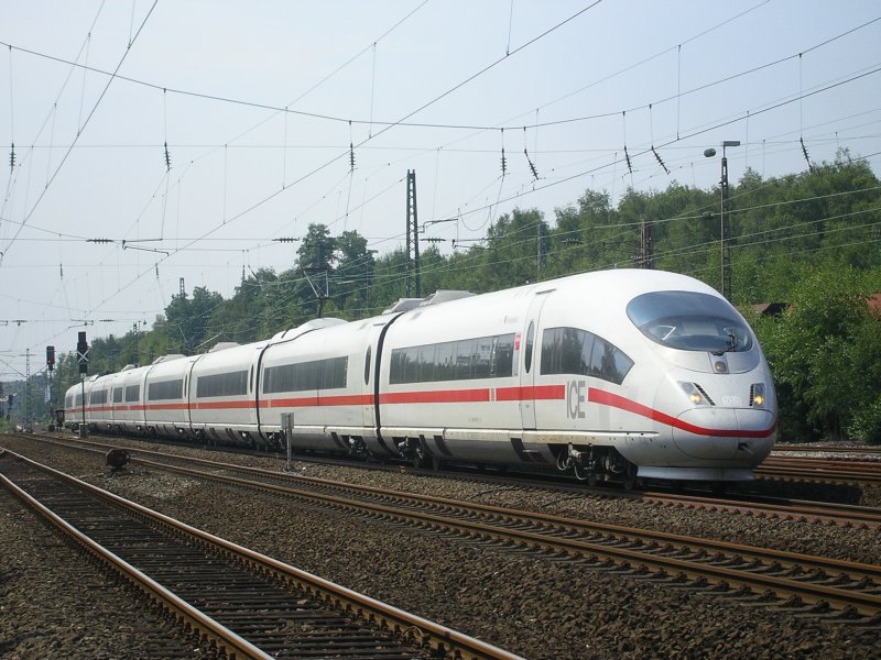 ICE3  Wiesbaden  mit den Steuerwagen 403 511/403 011 laut Plan von Mnchen Hbf. nach Essen Hbf.,fhrt dann LZ nach Dortmund in den Betriebsbahnhof zur Reinigung,danach wieder nach Essen Hbf.,wo der Zug dann wieder nach Mnchen fhrt.(28.07.2008)   