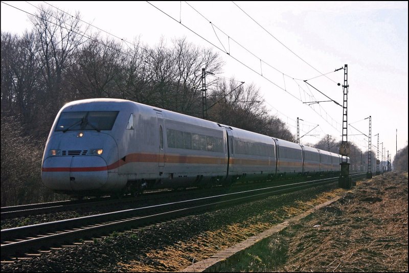 ICE941 von Dsseldorf Hbf nach Berlin-Ostbahnhof ist am 16.02.2008 bei Dortmund-Kurl Richtung Hamm (Westf) unterwegs