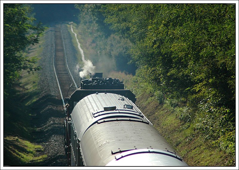 Ich bin ja kein Fan von Nachschssen, aber der gefllt mir irgendwie. 52.1227 im Einschnitt zwischen Premsttten-Tobelbad und Lieboch am 22.9.2007 mit dem Spz. 8457 nach Kflach.
