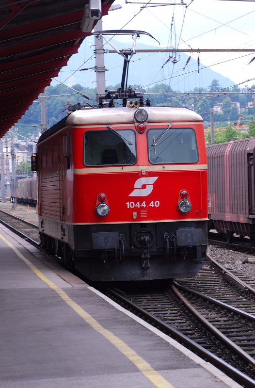 Ich war sehr �berrascht, als die 1044.40 am 02.Juni 2009 mit dem �BB EC 690 von Klagenfurt in Salzburg ankam. Deshalb freute ich mich nat�rlich umso mehr. 