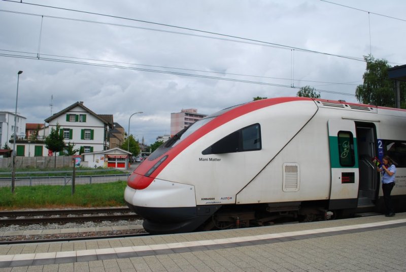 ICN 2123  Mani Matter  am 23.08.2008 im Bahnhof Kreuzlingen, kurz vor der Abfahrt